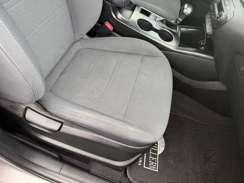 Used 2019 Kia Sorento LX w/ LX Convenience Package image 25