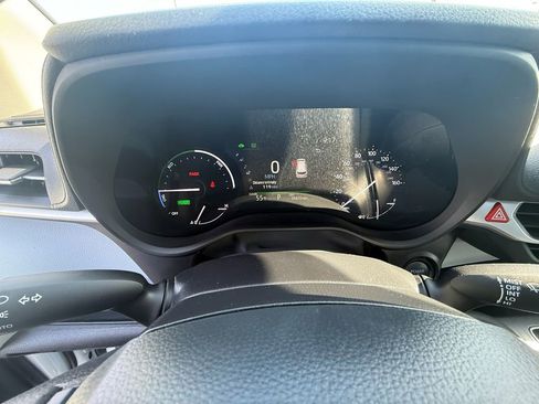 Used 2025 Toyota Sienna LE w/ LE Plus Package image 18