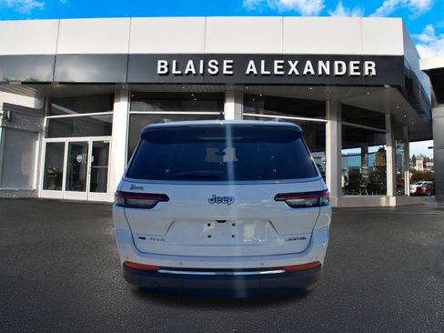 Used 2023 Jeep Grand Cherokee L Limited image 4
