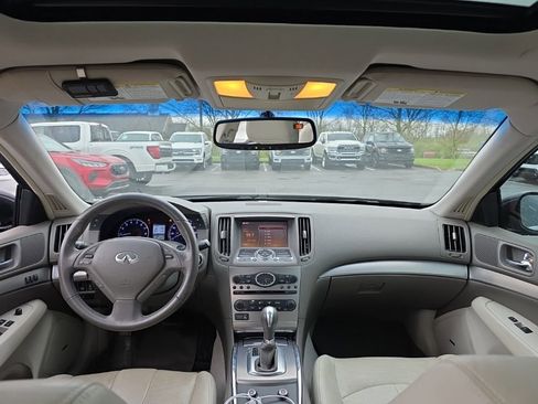 Used 2013 INFINITI G37 Journey w/ Premium Pkg image 10