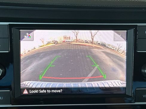 Used 2024 Volkswagen Jetta SE image 20