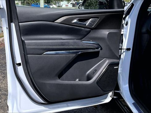 Used 2026 Chevrolet Traverse High Country FWD image 26