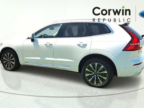 Used 2023 Volvo XC60 B5 Plus FWD image 5