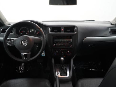Used 2014 Volkswagen Jetta SE FWD image 14