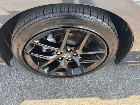 Used 2025 Honda Civic Sport image 36