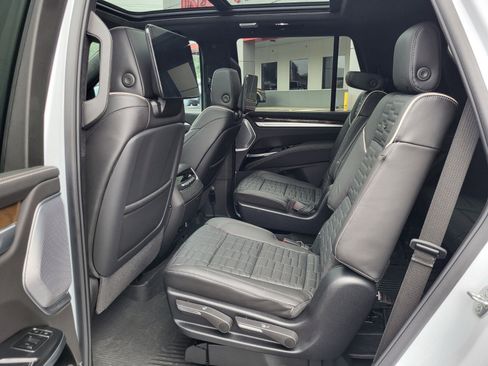 Used 2026 Cadillac Escalade Platinum Sport w/ LPO, ONYX Package AWD/4WD image 17