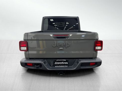 Used 2021 Jeep Gladiator Sport image 6