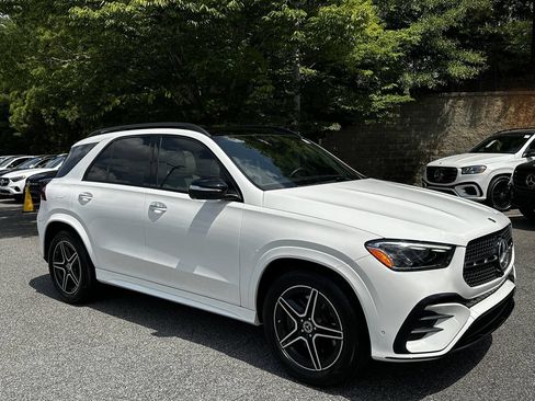 Certified 2025 Mercedes-Benz GLE 450e 4MATIC image 2