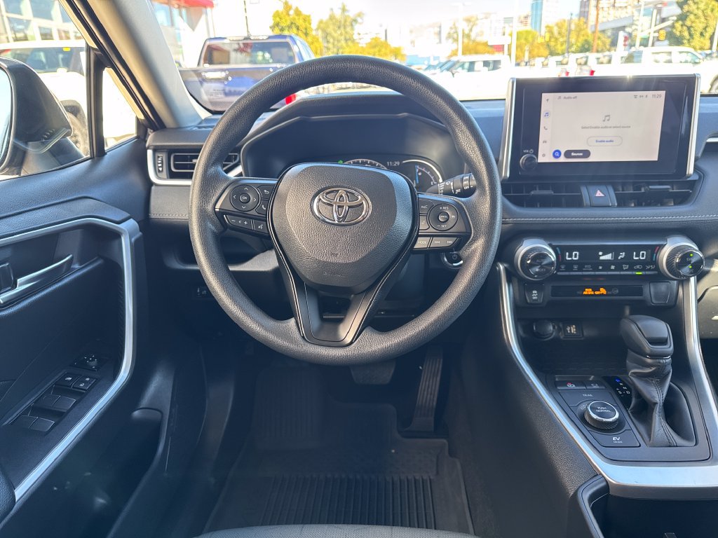 Used 2025 Toyota RAV4 XLE AWD/4WD image 13