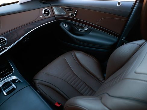 Used 2019 Mercedes-Benz S 560 Sedan image 27