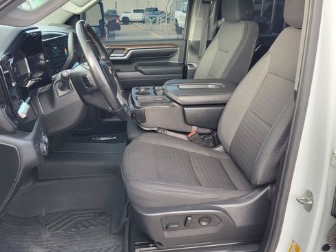 Used 2024 Chevrolet Silverado 2500 LT AWD/4WD image 16