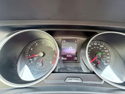 Used 2018 Volkswagen Tiguan SE w/ Panoramic Sunroof Package image 15