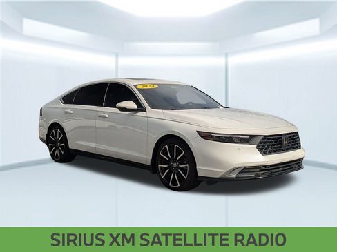 Used 2024 Honda Accord Touring image 9