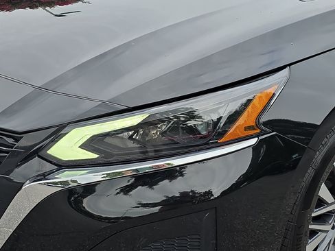 Used 2024 Nissan Altima 2.5 SV FWD image 28