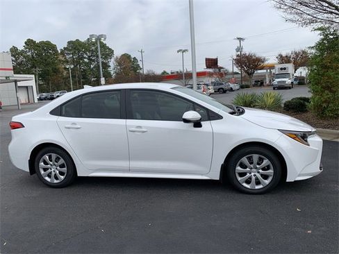 New 2026 Toyota Corolla LE image 9