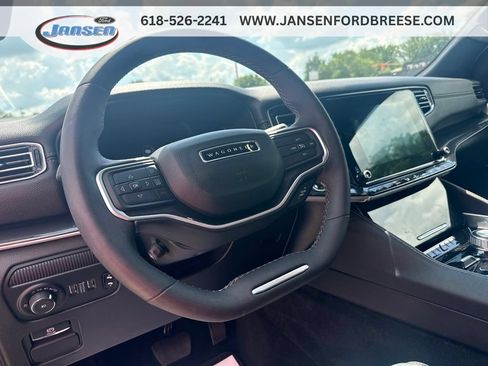 Used 2024 Jeep Wagoneer 4WD w/ Premium Group I image 12