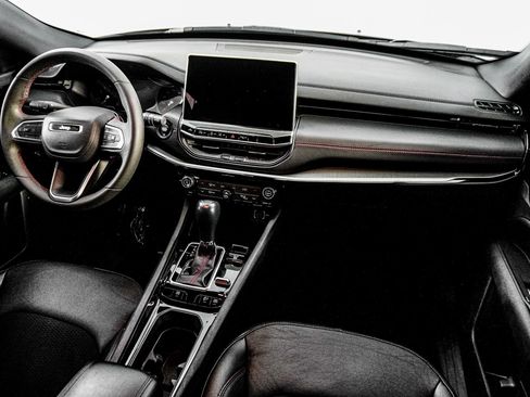 Used 2024 Jeep Compass Trailhawk image 18