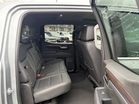 Used 2025 GMC Sierra 1500 SLT image 29