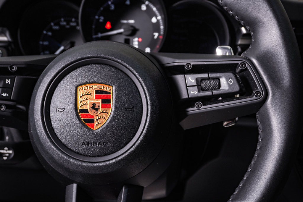 Certified 2026 Porsche Macan AWD/4WD image 19