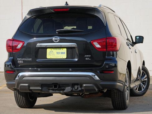 Used 2020 Nissan Pathfinder SL AWD/4WD image 4