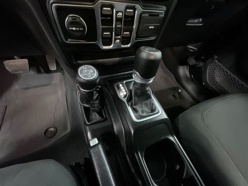 Used 2023 Jeep Wrangler Unlimited w/ Cold Weather Group AWD/4WD image 17
