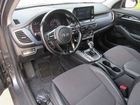 Used 2021 Kia Seltos S image 16