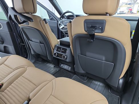 New 2026 Land Rover Discovery Dynamic SE AWD/4WD image 11