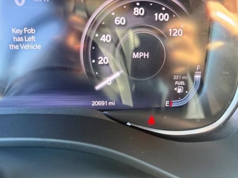 Used 2023 RAM 1500 Laramie AWD/4WD image 21