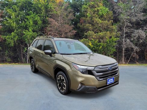 Certified 2025 Subaru Forester Premium image 16