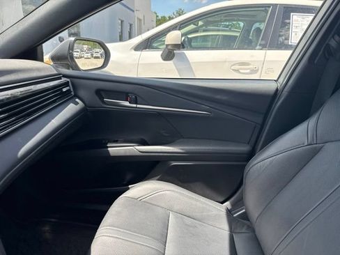 Used 2025 Toyota Camry XSE FWD image 38
