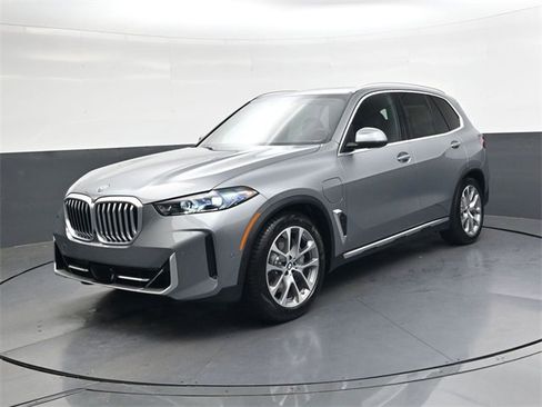 New 2026 BMW X5 xDrive50e image 8