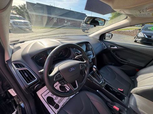Used 2015 Ford Focus Titanium FWD image 9