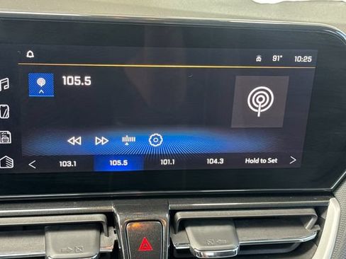Used 2025 Chevrolet TrailBlazer LT FWD image 14