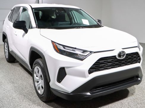 Used 2024 Toyota RAV4 LE image 5