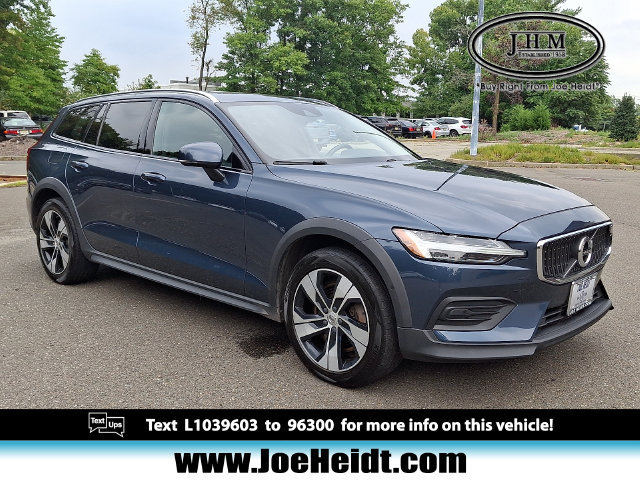 Used 2020 Volvo V60 T5 Cross Country w/ Protection Package Premier AWD/4WD image 1