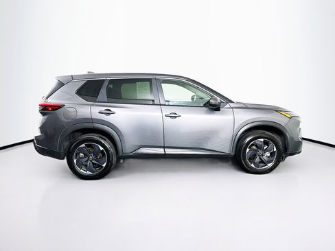 Used 2025 Nissan Rogue SV AWD/4WD image 10