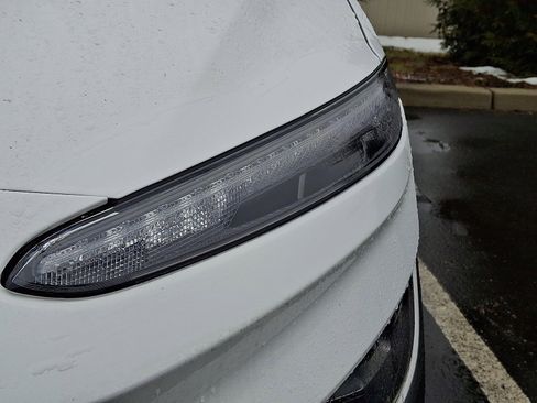 Used 2023 Hyundai Kona SEL image 5