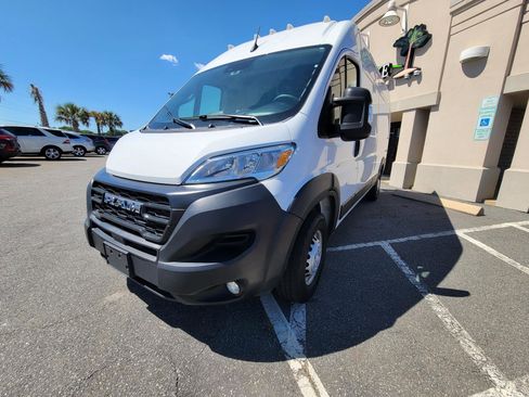 Used 2025 RAM ProMaster 2500 w/ Convenience Group FWD image 5