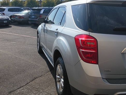 Used 2016 Chevrolet Equinox LS AWD/4WD image 6