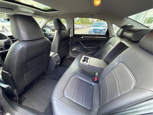Used 2020 Volkswagen Passat 2.0T R-Line image 36