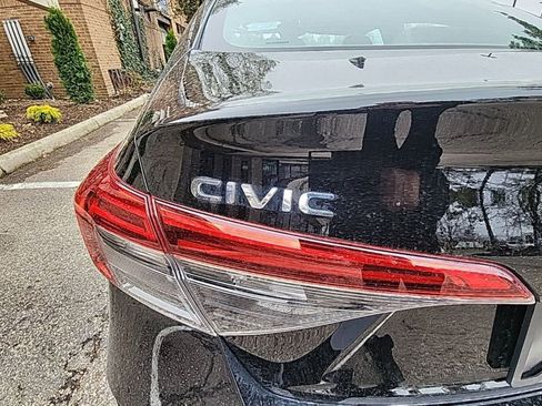 Used 2023 Honda Civic Sport image 9
