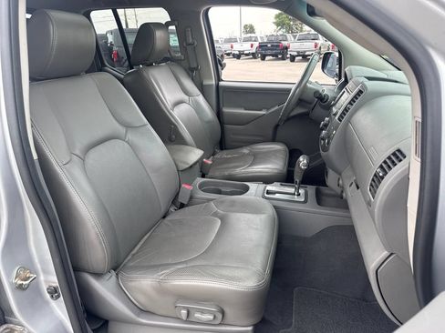 Used 2019 Nissan Frontier SL RWD image 11