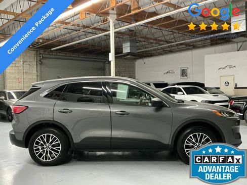Used 2022 Ford Escape SE w/ Convenience Package FWD image 4