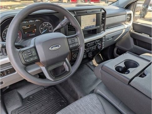 New 2025 Ford F350 XLT image 4