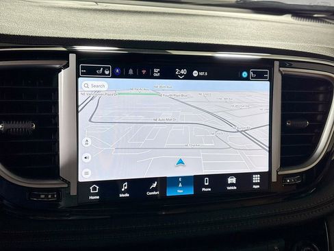 New 2026 Chrysler Pacifica Pinnacle image 16