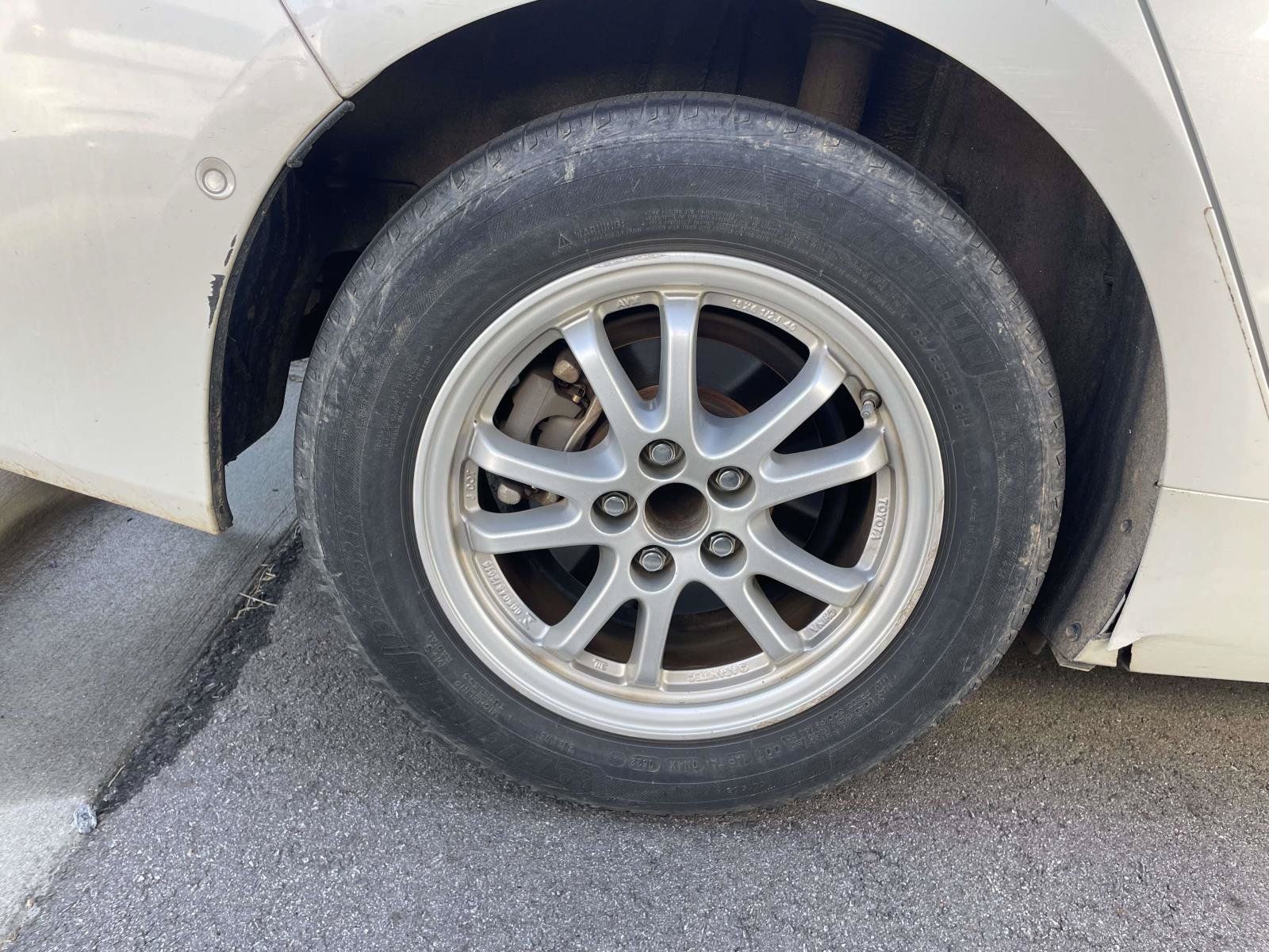 Used 2019 Toyota Prius LE FWD image 5