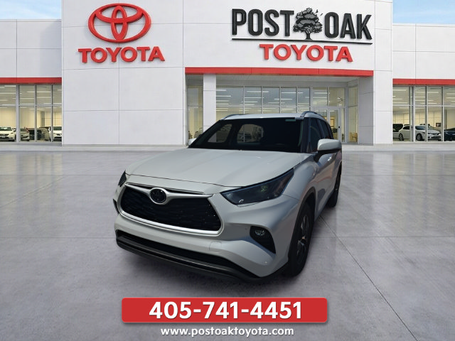 Used 2026 Toyota Highlander XLE AWD/4WD image 12