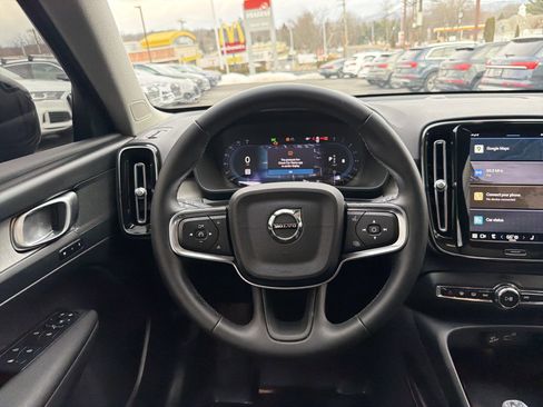 Certified 2025 Volvo XC40 B5 Plus image 8