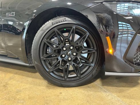 Used 2025 Ford Mustang GT Premium w/ GT Performance Package RWD image 10