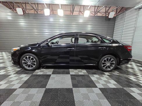 Used 2018 Toyota Avalon XLE Premium image 8